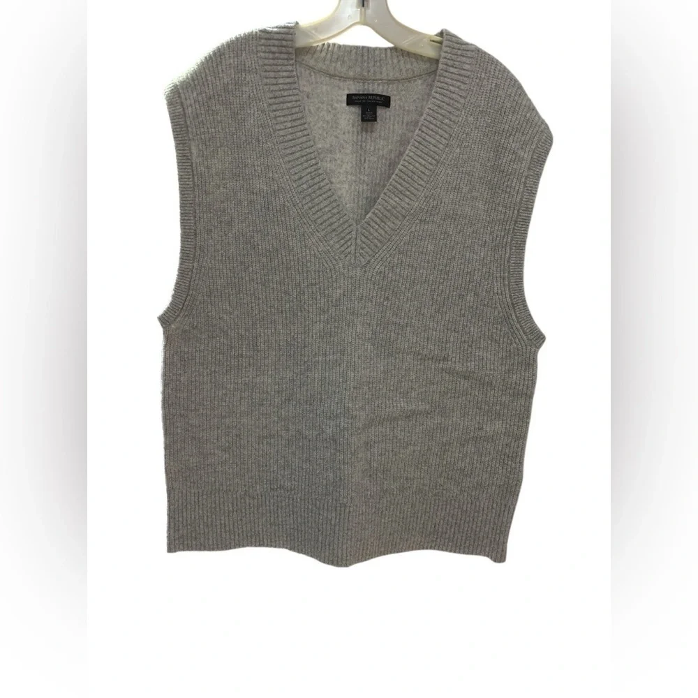 Banana Republic Gray Knit Vest